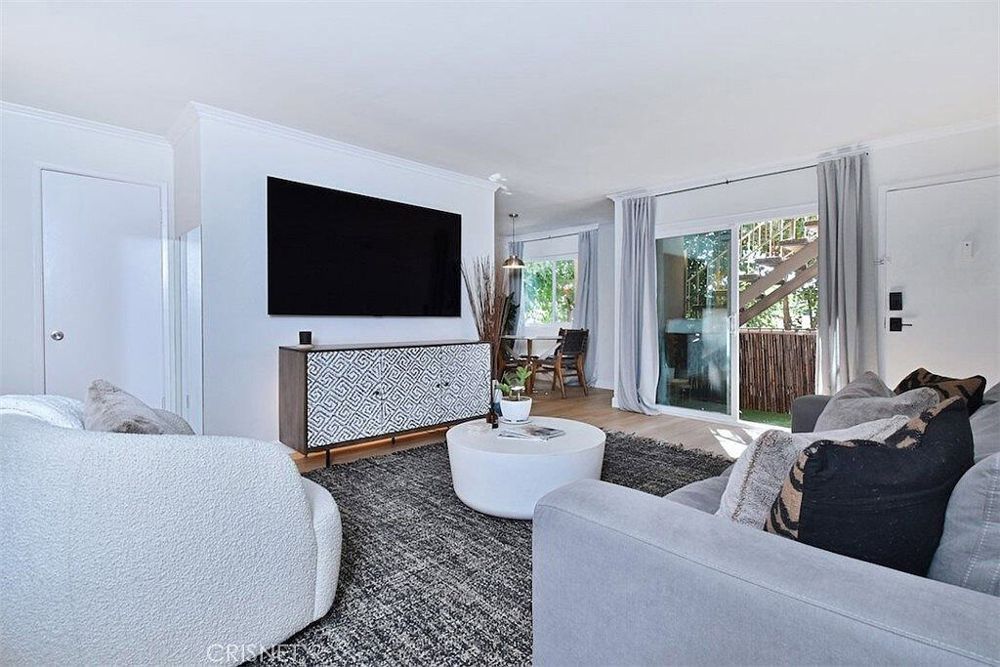 10757 Hortense St., #111, North Hollywood
