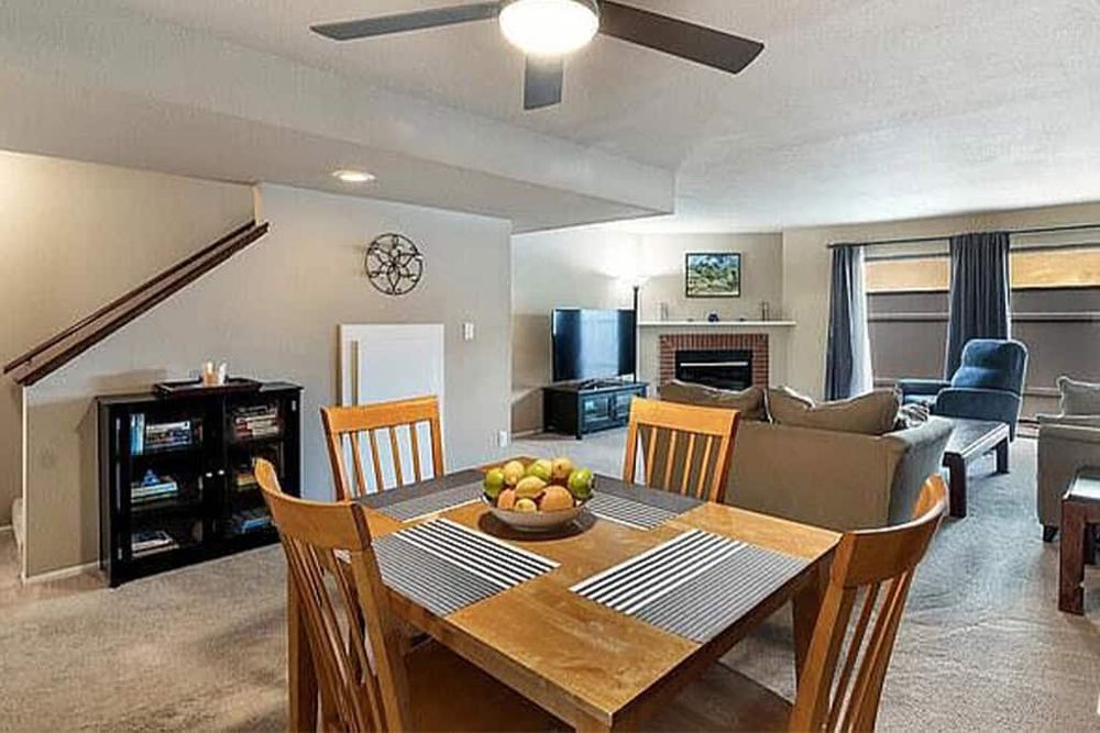 12421 Riverside Dr., #4, Valley Village