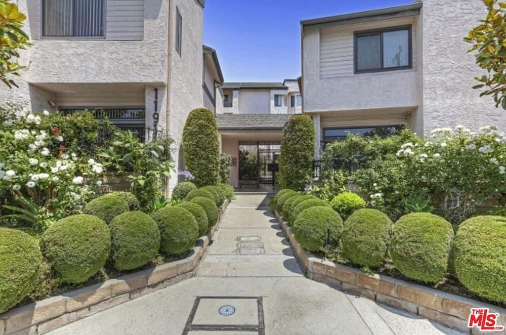 11911 Magnolia Blvd., #31, Valley Village