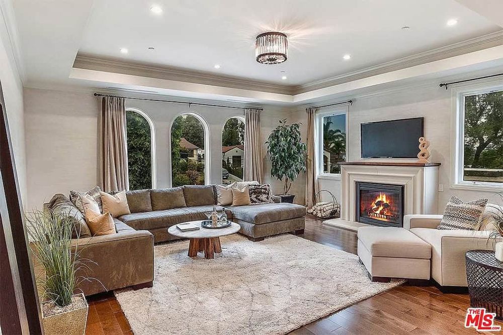 3942 Eureka Dr., Studio City